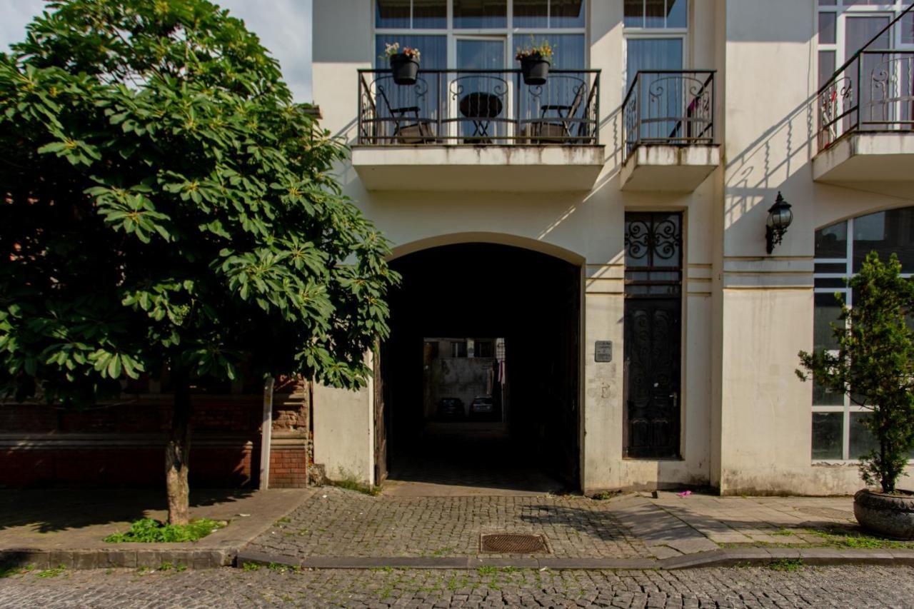 Apartments In The Historical Center Of Batumi, Near The Seaside Park Exterior foto